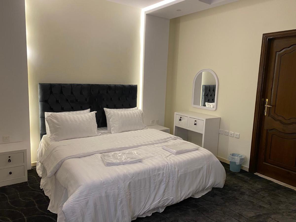 Al Diyafah Apts Medina Luaran gambar